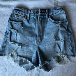 Abercrombie curve love shorts